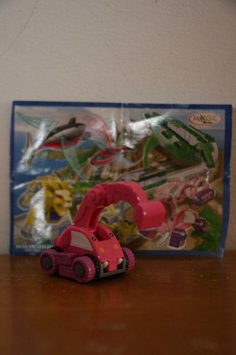 Kinder NV075, Escavadora Cor de Rosa