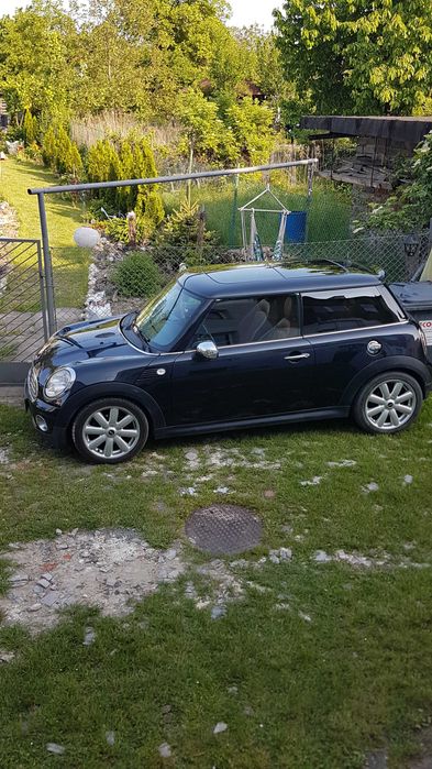 Śliczny Mini Cooper 1.6D.2007 rok.
