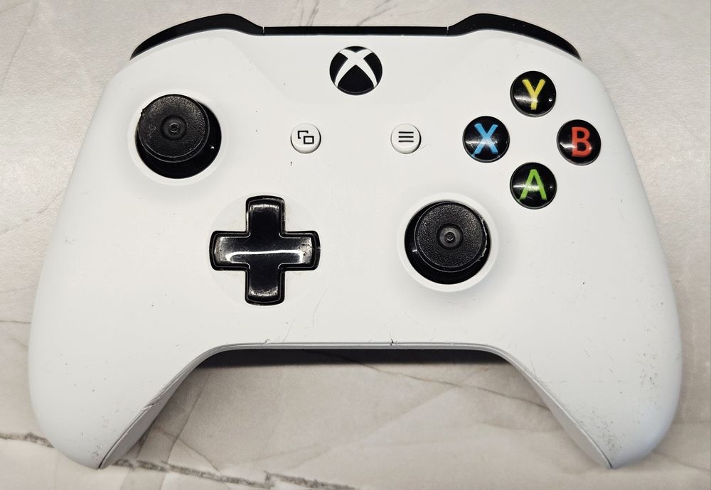 Pad Xbox One z akumulatorem xbox
