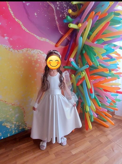 Продам сукню святкову