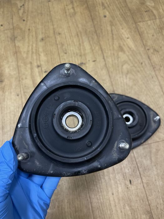 Опоры передних стоек оригинал subaru outback 2018