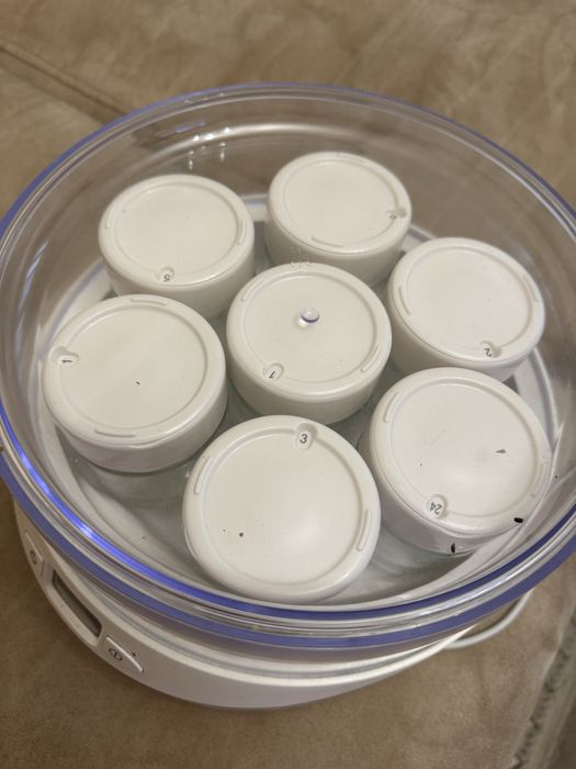 Продам йогуртницю