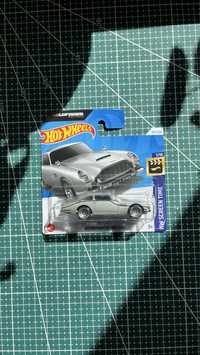 Model Hot Wheels Aston Martin 1963 Bond skala 1:64 resoraki autka