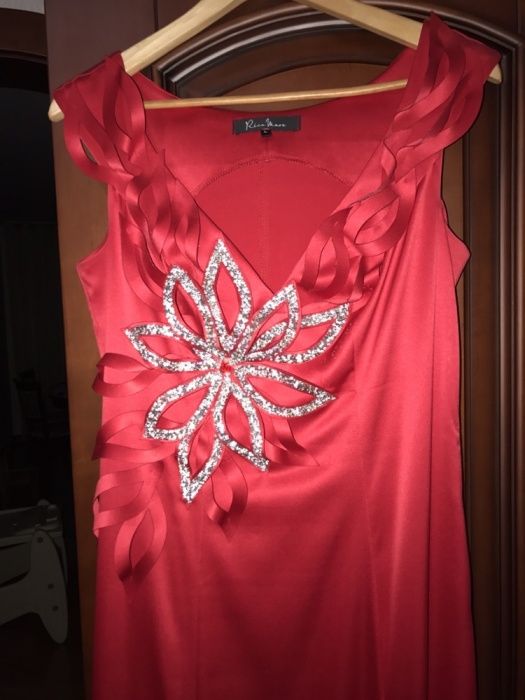 Продам платье нарядное