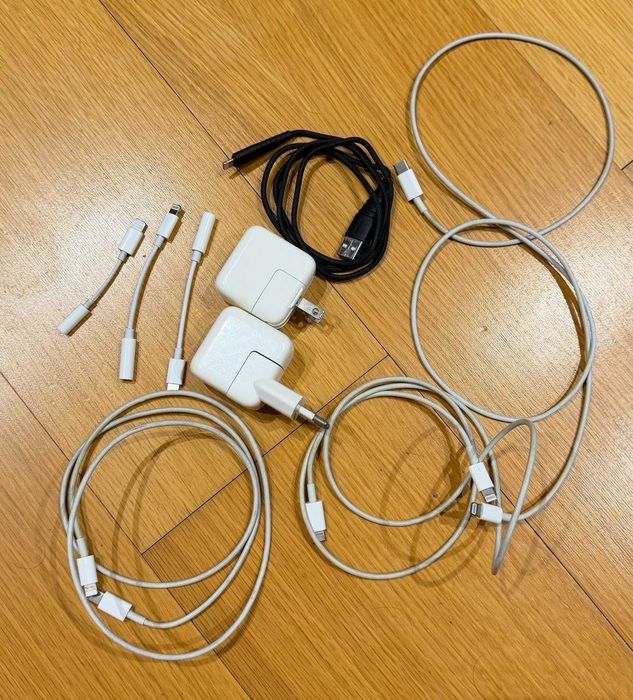 iPhone 13 pro max excelente estado, com acessórios,