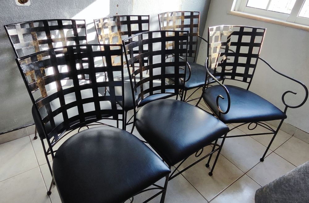 Conjunto de 6 Cadeiras Lindas e Resistentes (mesa grátis)

ATENÇÃO:
Nã