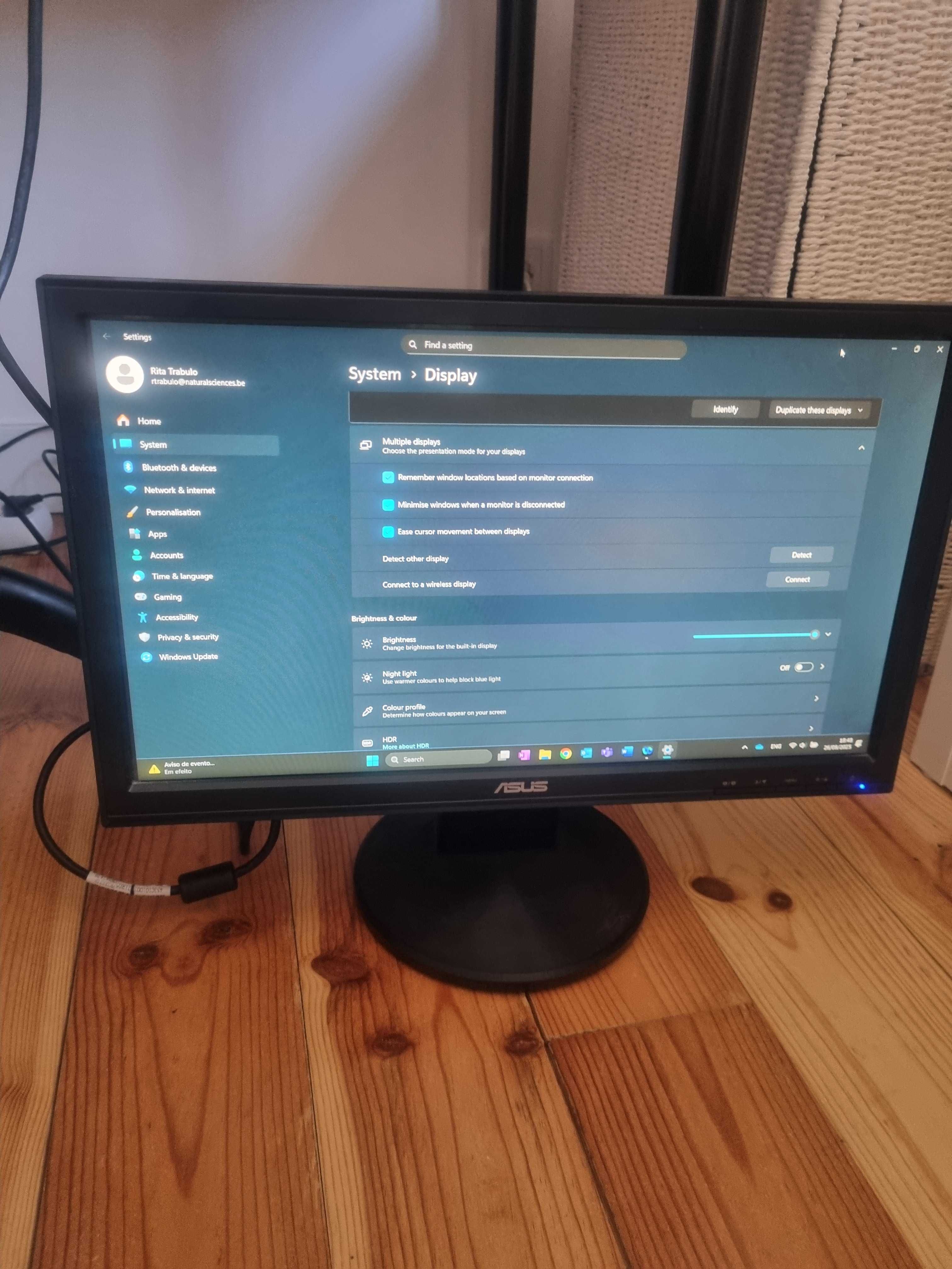 Monitor LCD ASUS VW197D