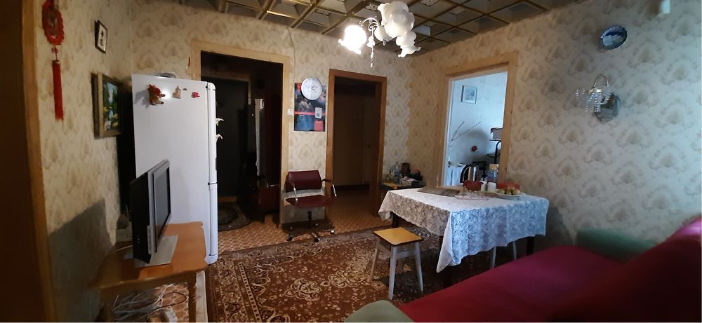 Продам на Пятом Заречном Четырехкомнатную квартиру с электро отопл.