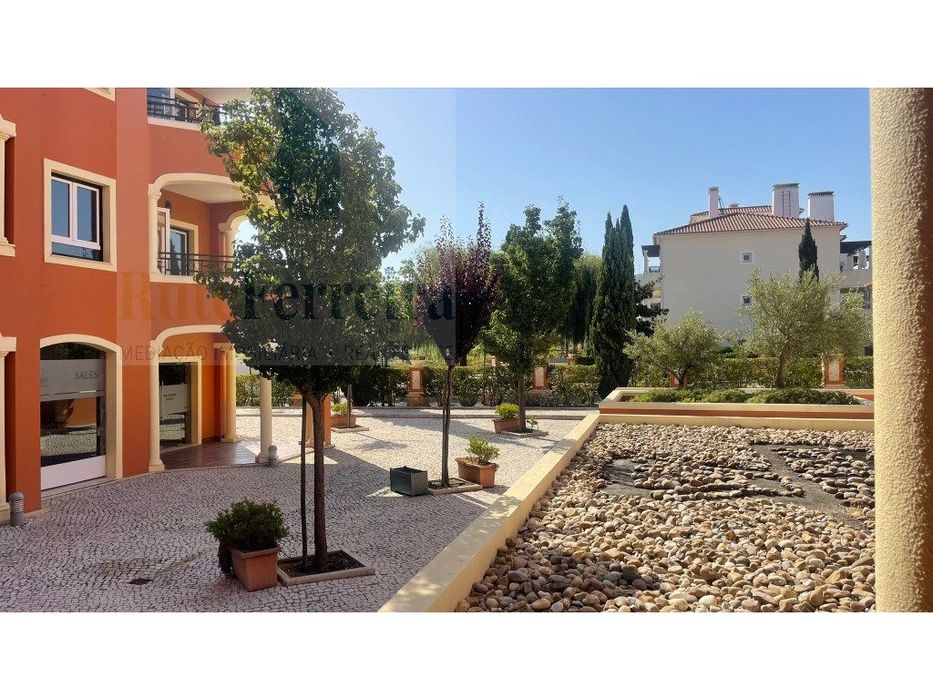 Espaço Comercial no Condominio Campo Real, Turcifal !