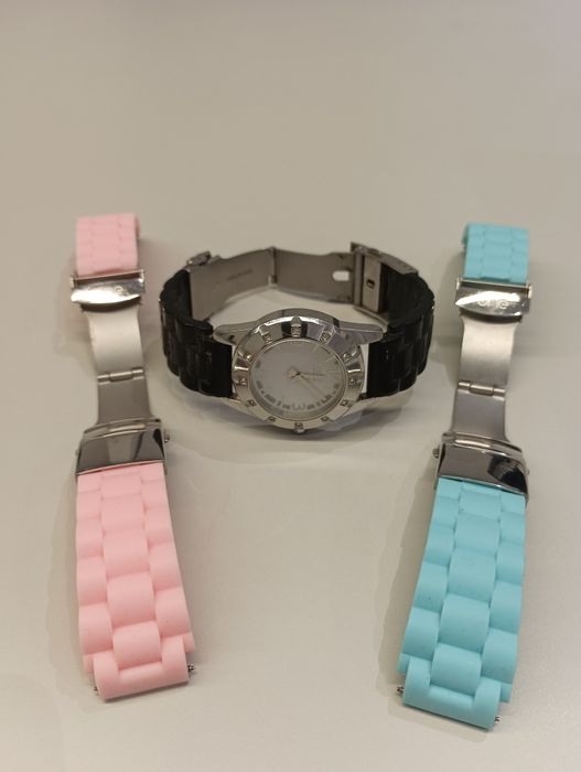 Relógio ONE com 3 braceletes – Estilo para todos os dias!