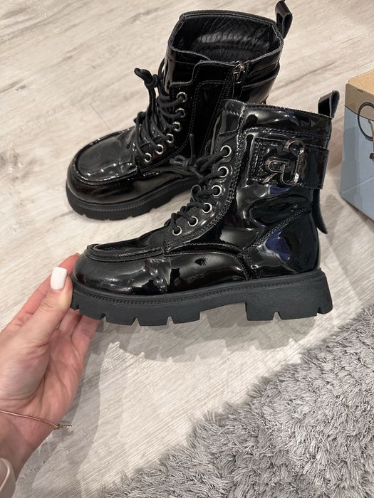 Лакові чобітки для дівчинки