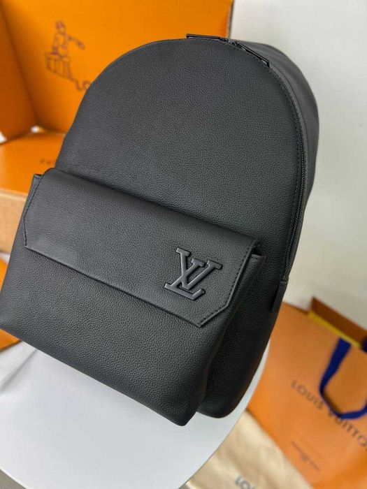 Черный рюкзак Louis Vuitton кожаный ранец LV сумка Луи Виттон c824