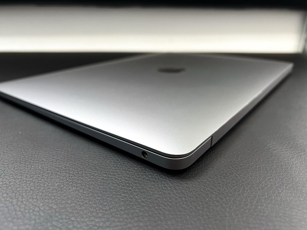 Магазин “iHme” пропонує Mac Book Air 2019 13-inch i5/RAM 8GB/SSD 512