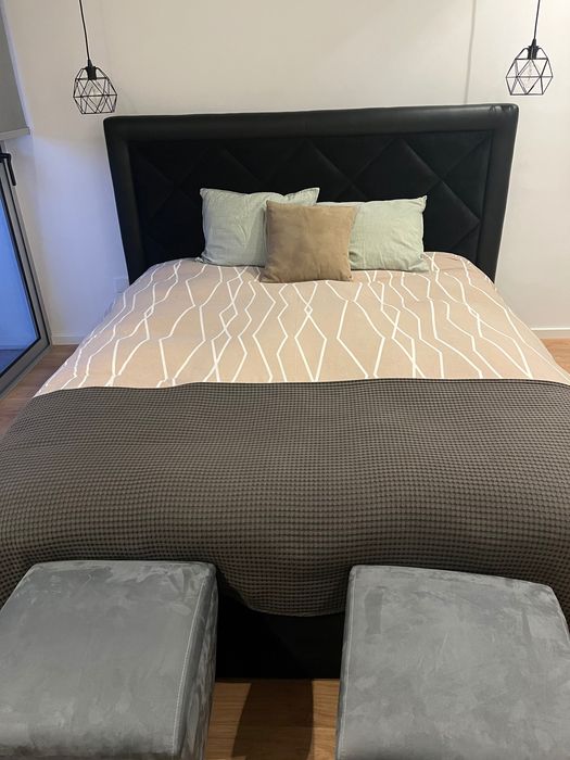 Cama casal com colchão