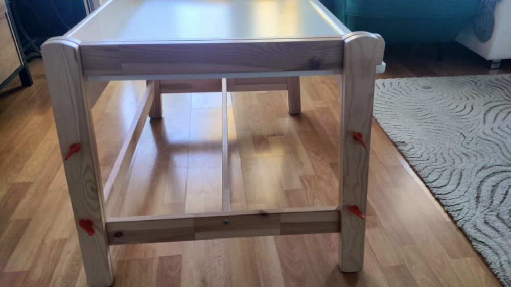 Biurko, łóżeczko, krzesełko