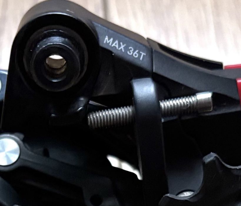 Desviador traseiro Sram Force eTap AXS D1. 12V