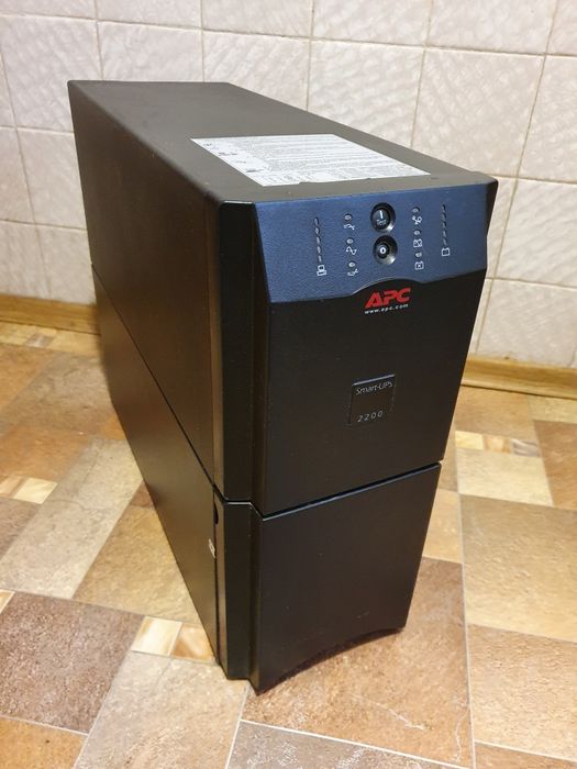 ДБЖ APC Smart-UPS 2200VA (SUA2200I) з АКБ