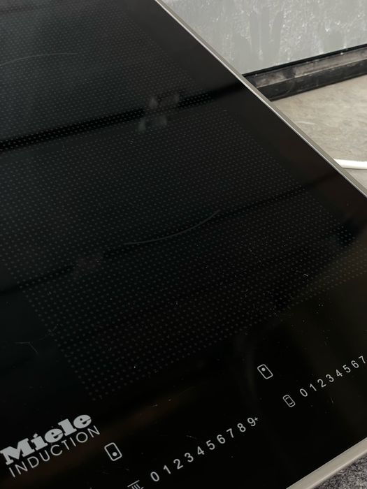 ЧОРНА П'ЯТНИЦЯ! Топова Індукційна поверхня Miele KM 6328 PowerFlex