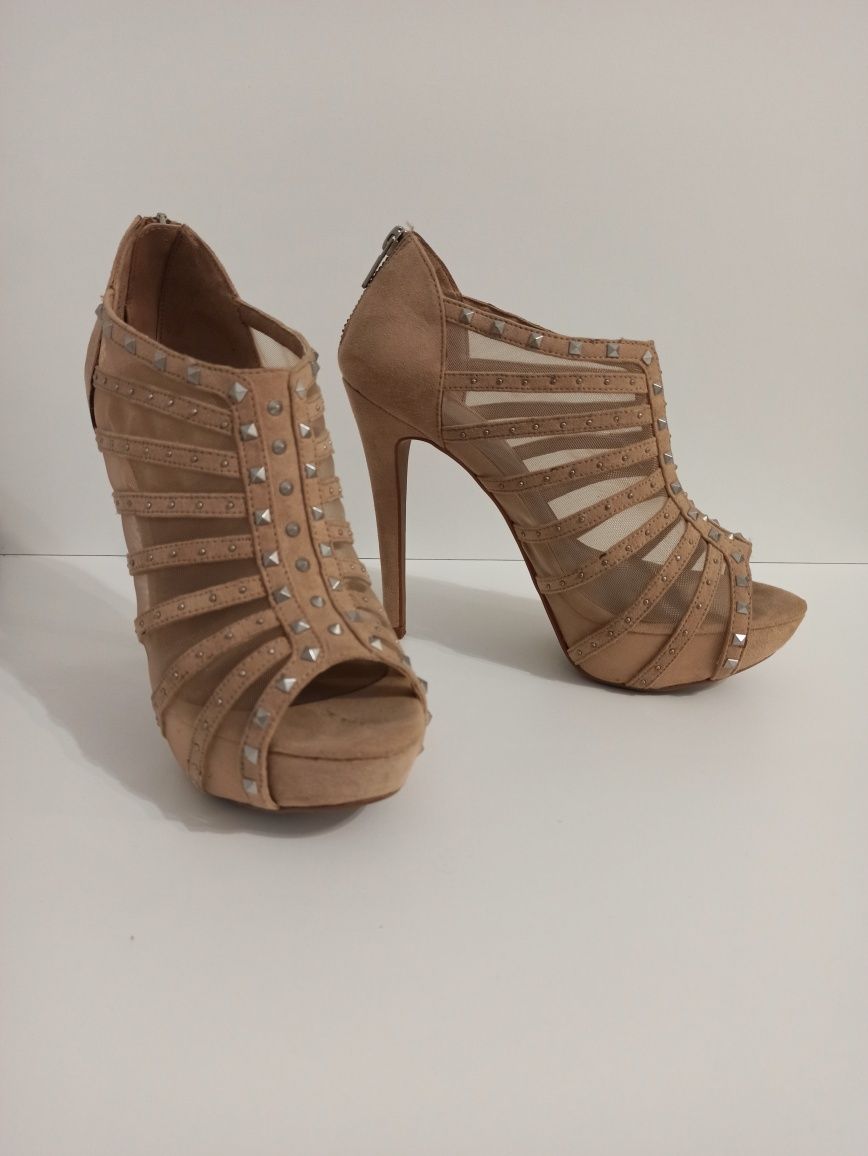 Buty Bershka, rozmiar 38.