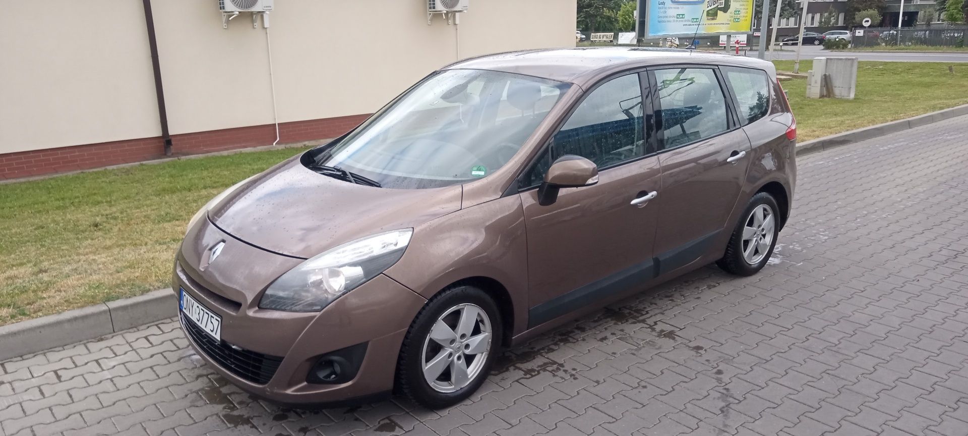 Wynajem samochodu, wypożycz auto, wypożyczalnia 7 osob