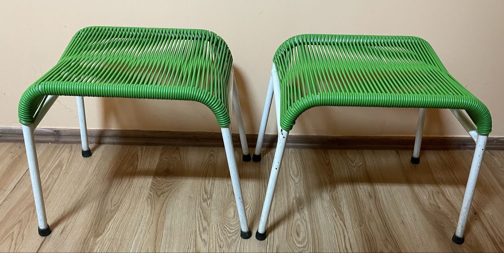 Vintage taboret żyłkowy stołek ogrodowy 2 sztuki