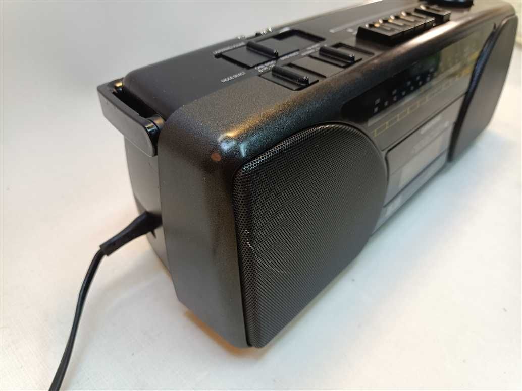 Grundig RR366 radiomagnetofon z lat 80