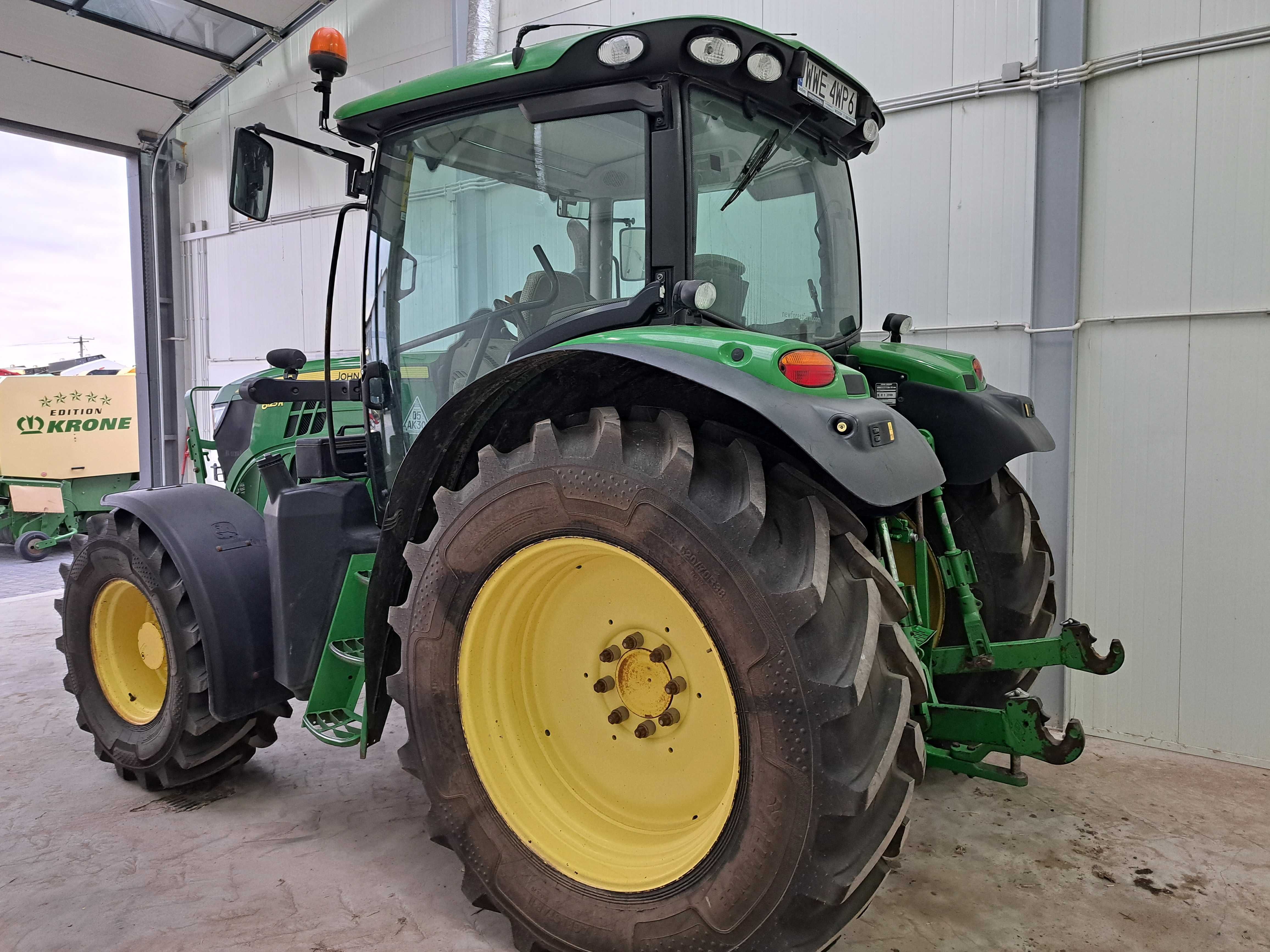 John Deere 6125R  2015 Rok