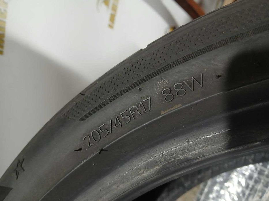 Шини Hankook 205/45R17. 2шт. Літо (0762)