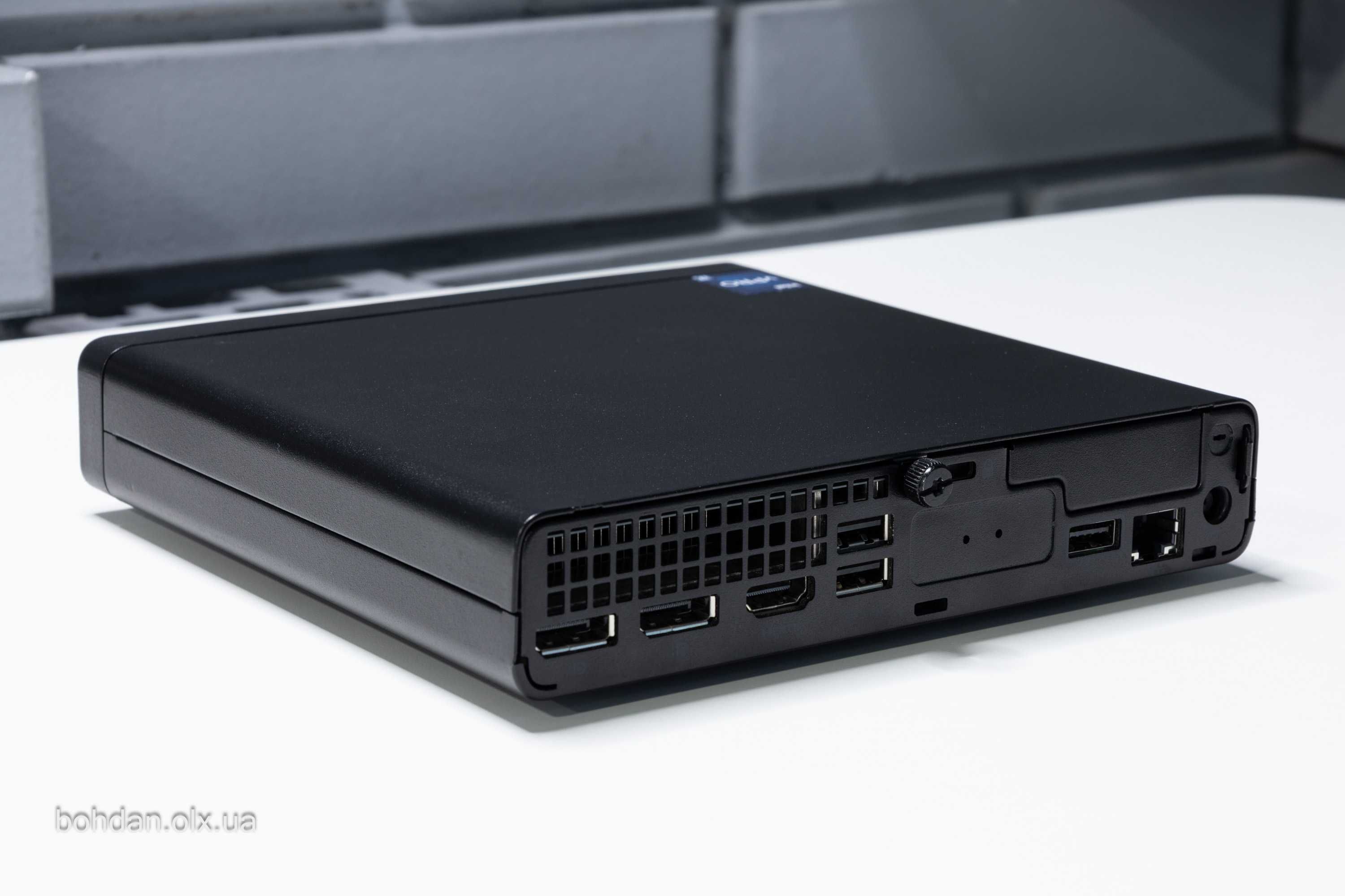 HP Elite Mini 800 G9 i7-13700T 16GB DDR5 512GB M.2 NVMe