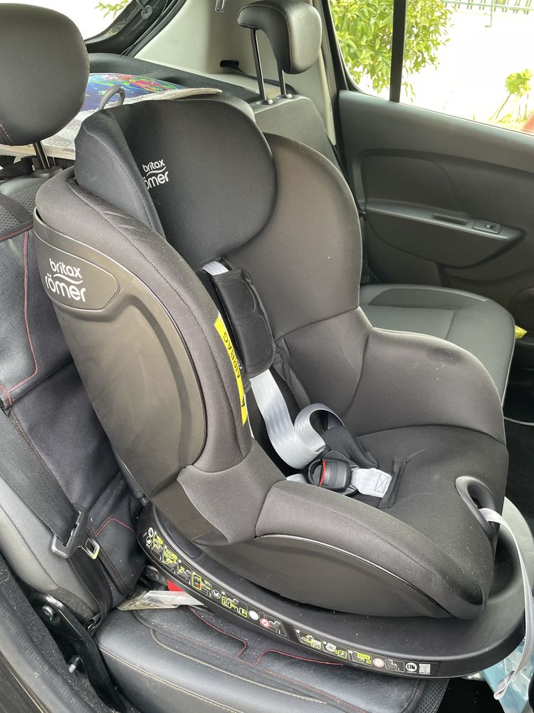 Cadeira auto britax romer quase nova