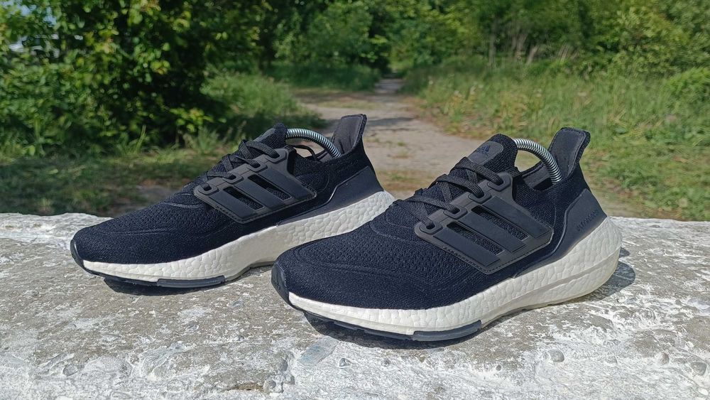 Жіночі бігові кросівки Adidas Ultraboost 21 Performance