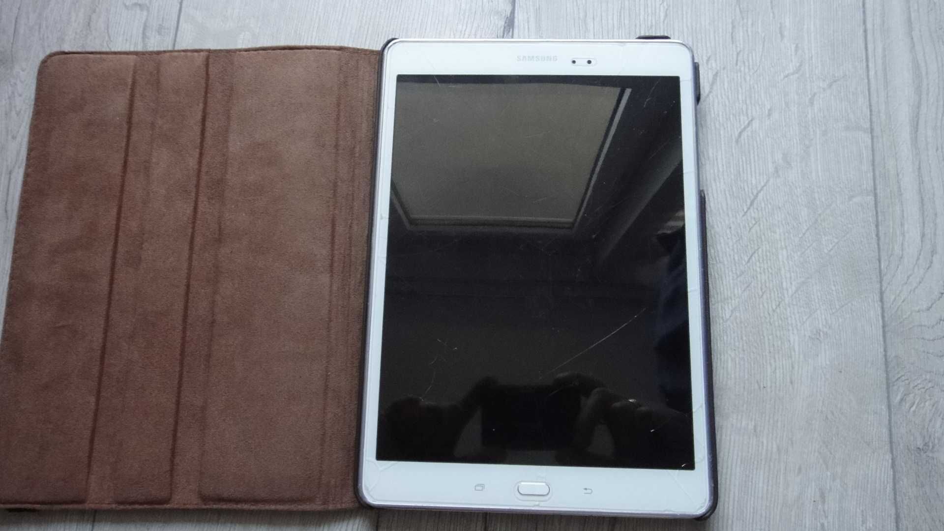 Tablet Samsung Galaxy Tab A SM-T555 16/2GB. plus 16Gb.SD