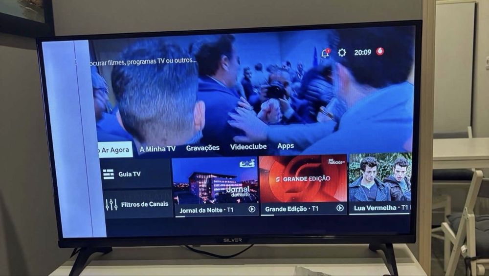 Tv Silver 32 polegadas, com defeito no ecrã