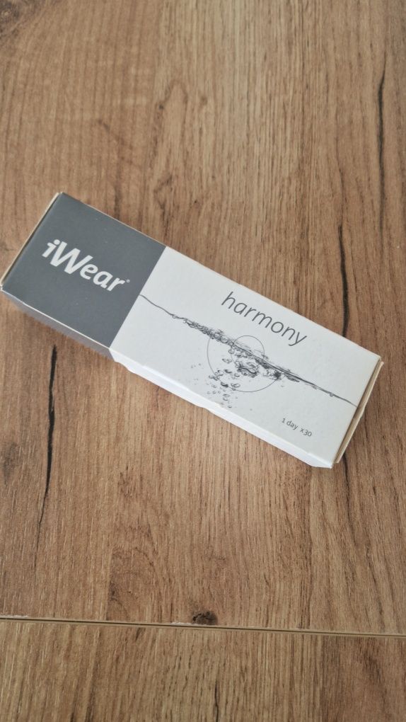 iWear harmony to jednodniowe silikonowo-hydrożelowe soczewki (+2.75)