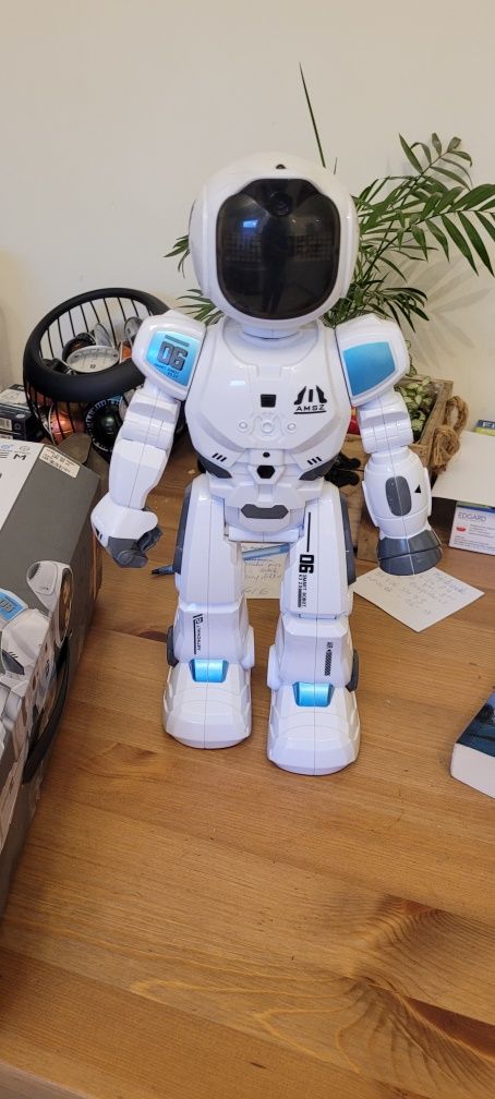 Smart robot tech-bot