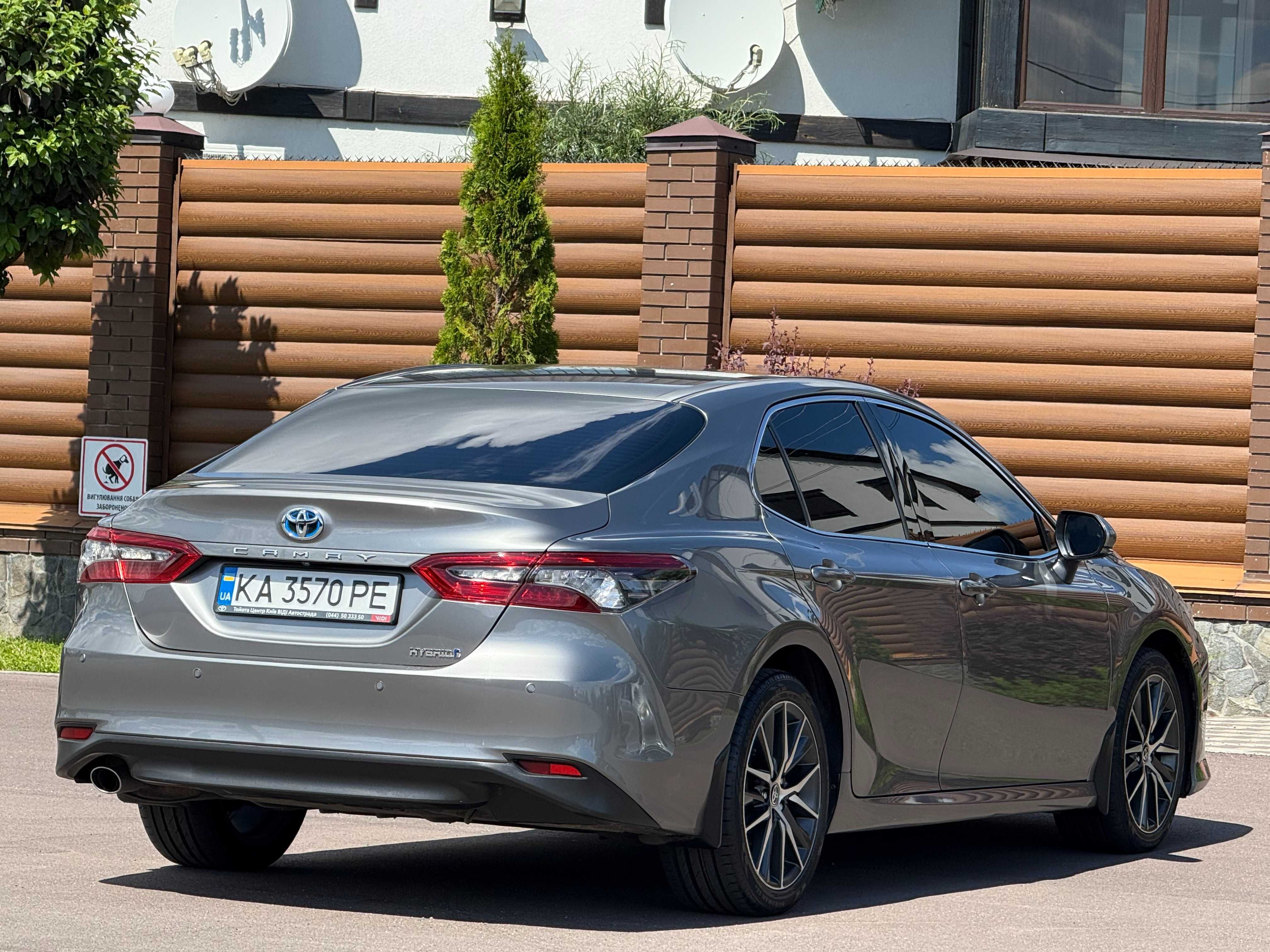 Toyota Camry 2021 Офіційна 2,5 Гібрид Гарний стан