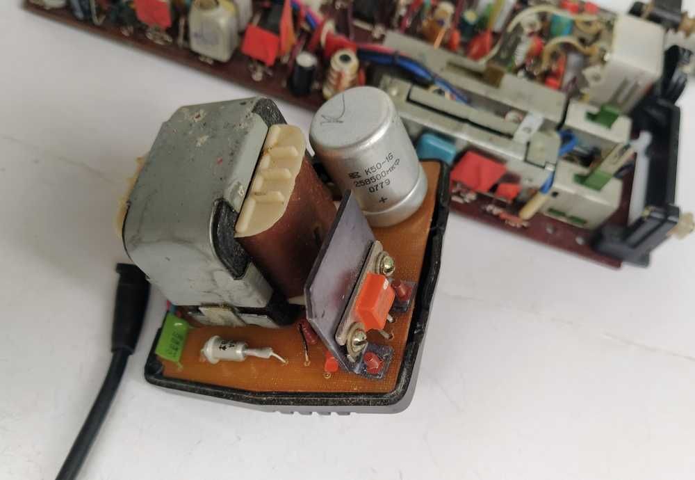 Плата с радиодеталями