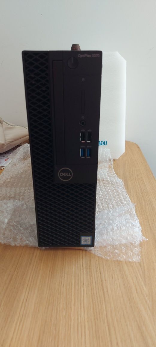 Komputer stacjonarny - Dell Optiplex 3070