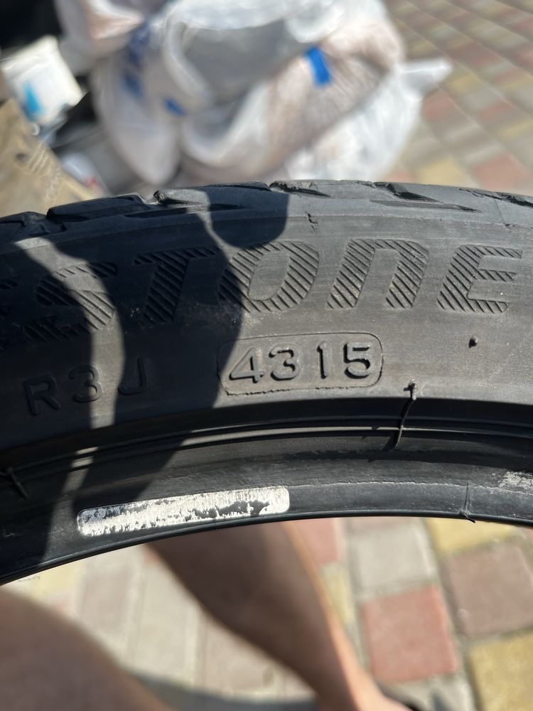 Комлект резини 225/40R18