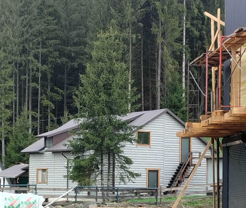 Продам половину будинку в Карпатах, І-Франківська об.  . с.Яблуниця