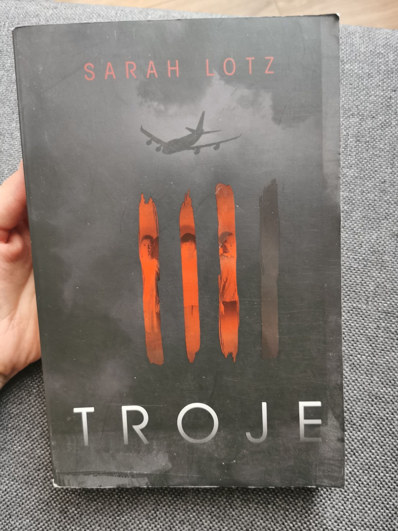 Książka "Troje" Sarah Lotz
