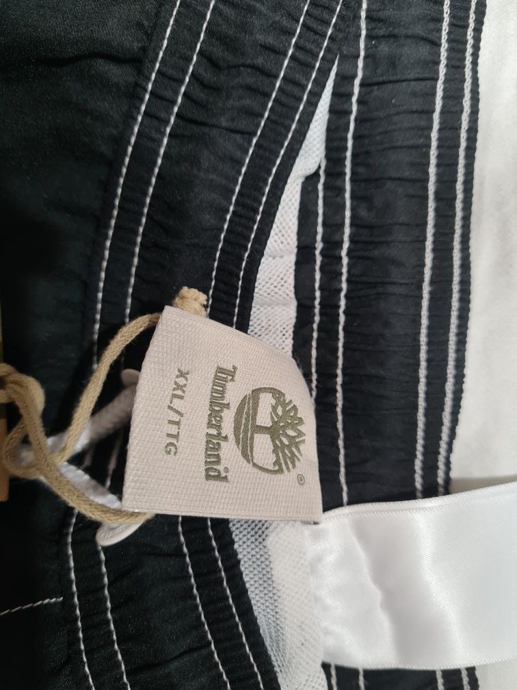 Krótkie spodenki marki Timberland - nowe, nieużywane, duży rozmiar.