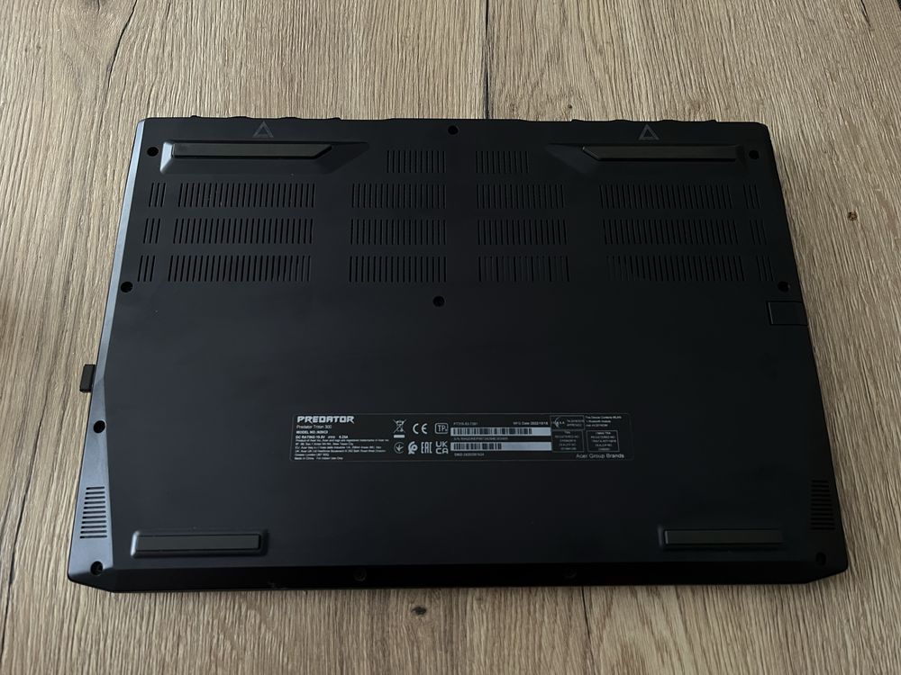 Laptop gamingowy PREDATOR Triton 300 na gwarancji, stan idealny