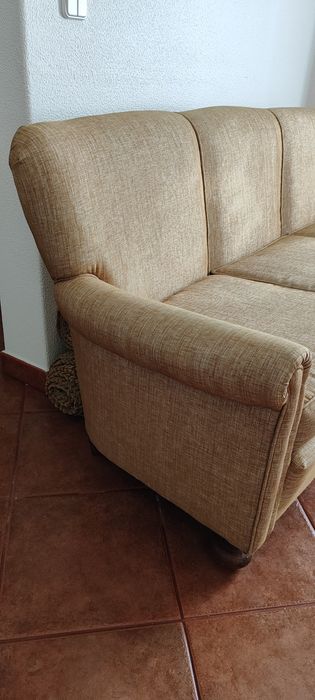 Vendo sofá de três lugares