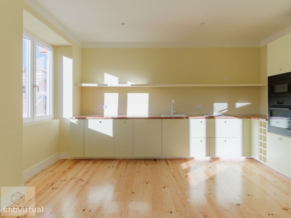 Apartamento T2 com terraço e vista rio em Belem