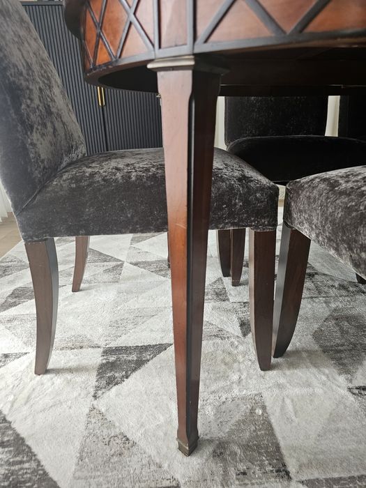 Mesa em madeira de cerejeira massiça e pormenores em bronze