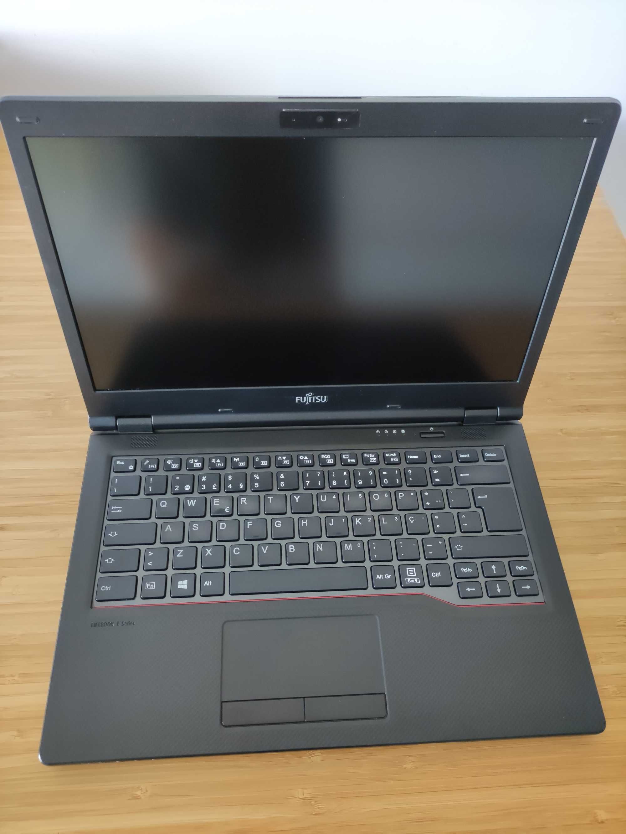 Portátil Fujitsu E448 - Intel i7-7500U - 16GB RAM