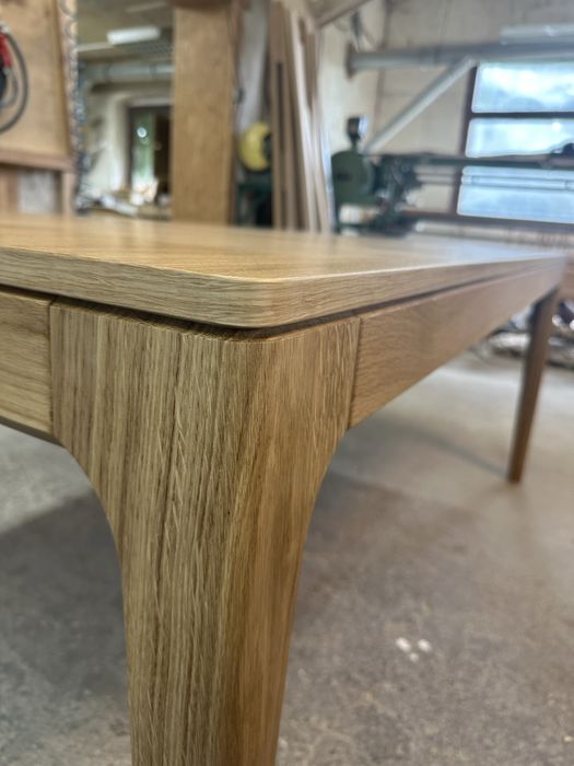 Stół dębowy z mozliwoscią rozkladania.