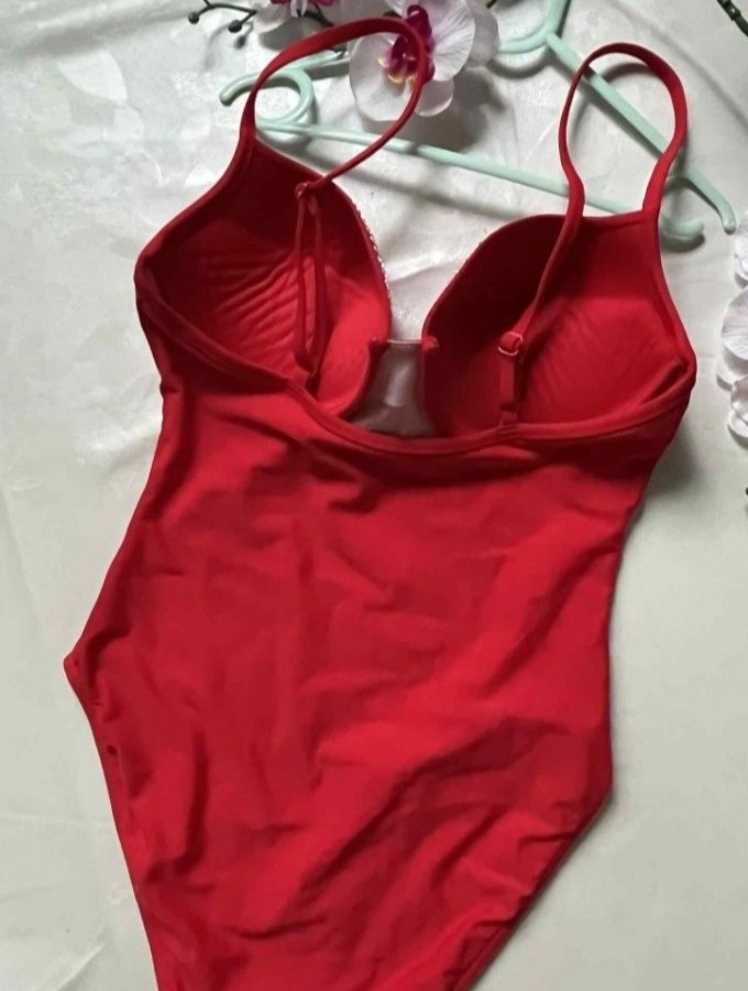 Strój kąpielowy jednoczęściowy Triumph kostium modelujący push up S/M