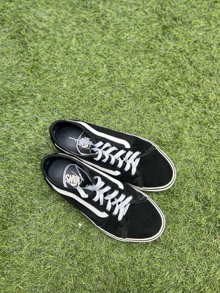 Adidas nora e vans